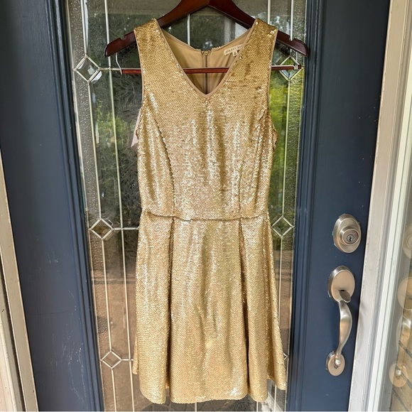 Gold matte shiny sequin sleeveless fit and flare v neck medium dress knee length - Picture 1 of 6